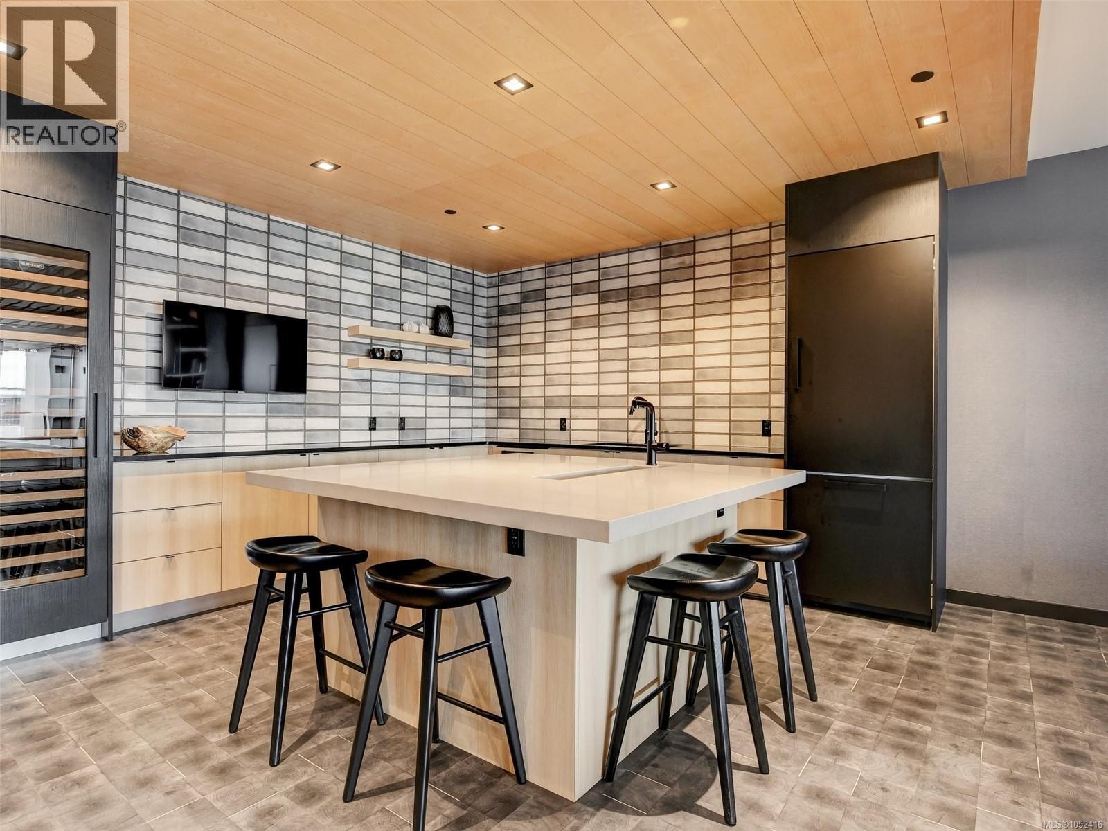 #606 363 Tyee Rd - 26