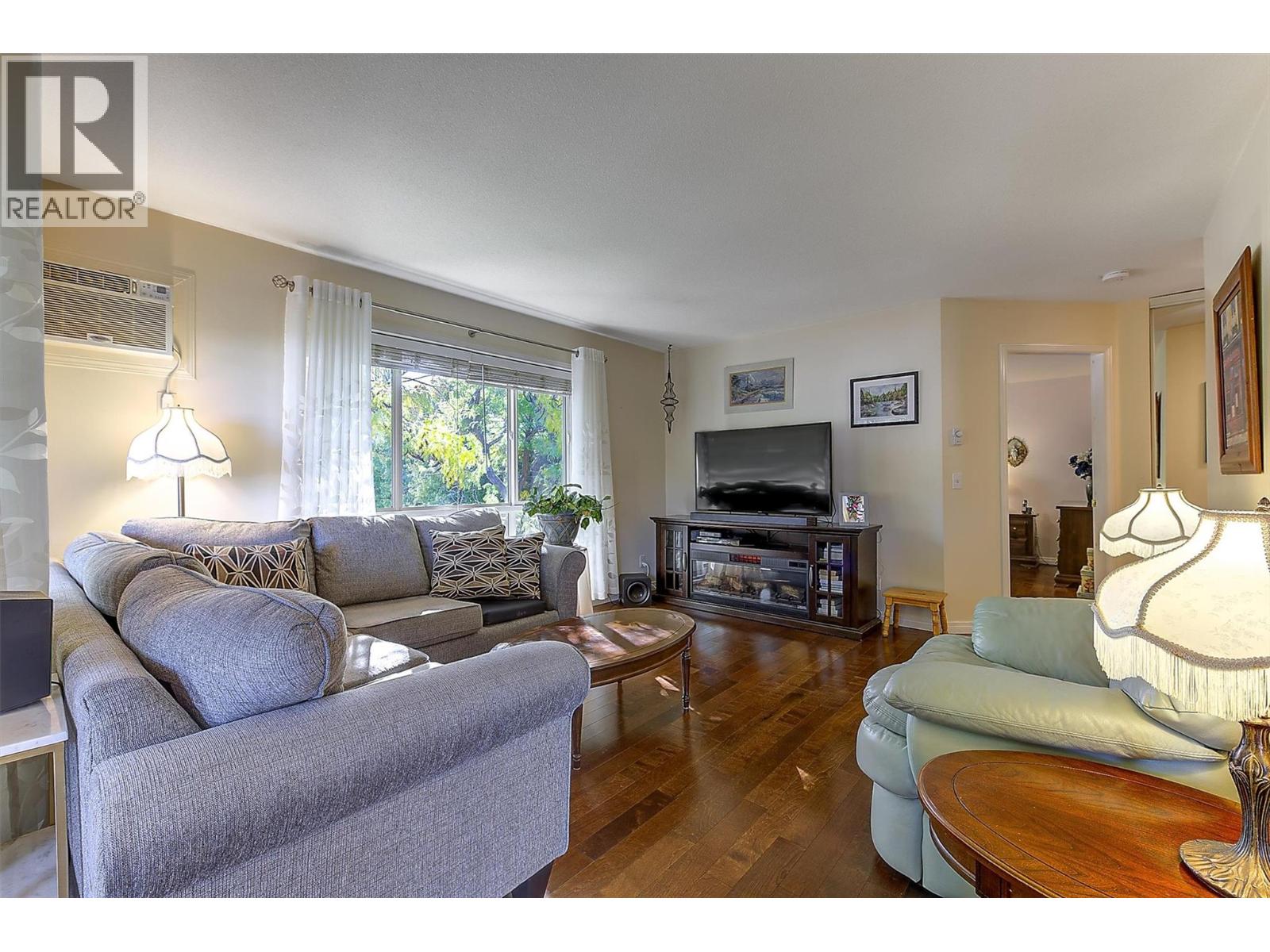 311 709 Houghton Road, Kelowna