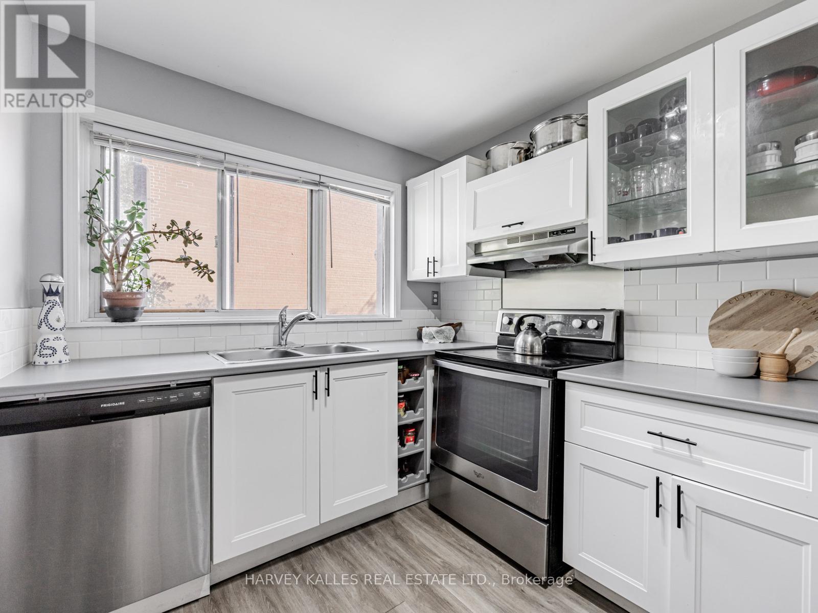 1- 349 Driftwood Avenue, Toronto, ON photo 21