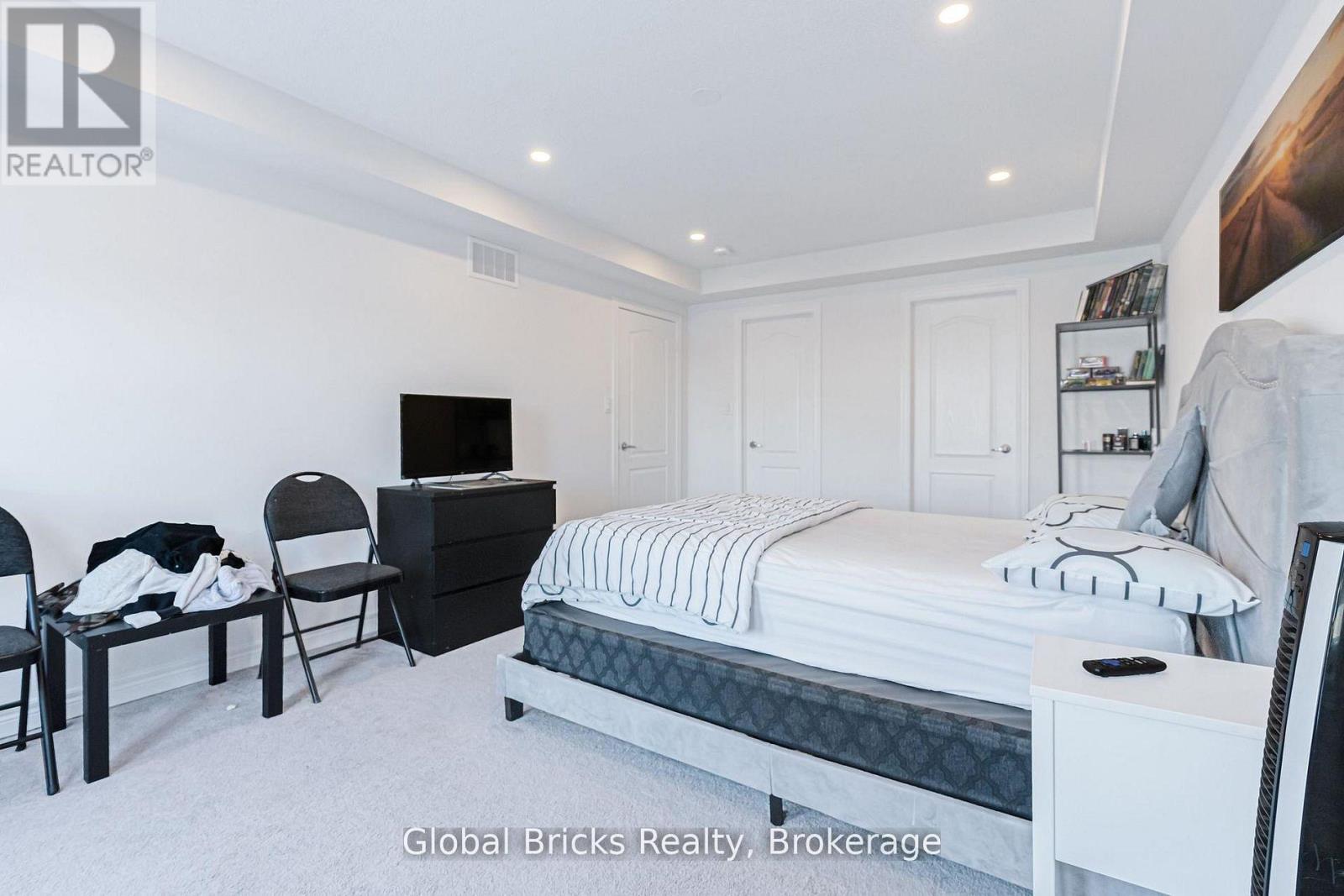 49 Burnhamthorpe Road East, Oakville, ON photo 31