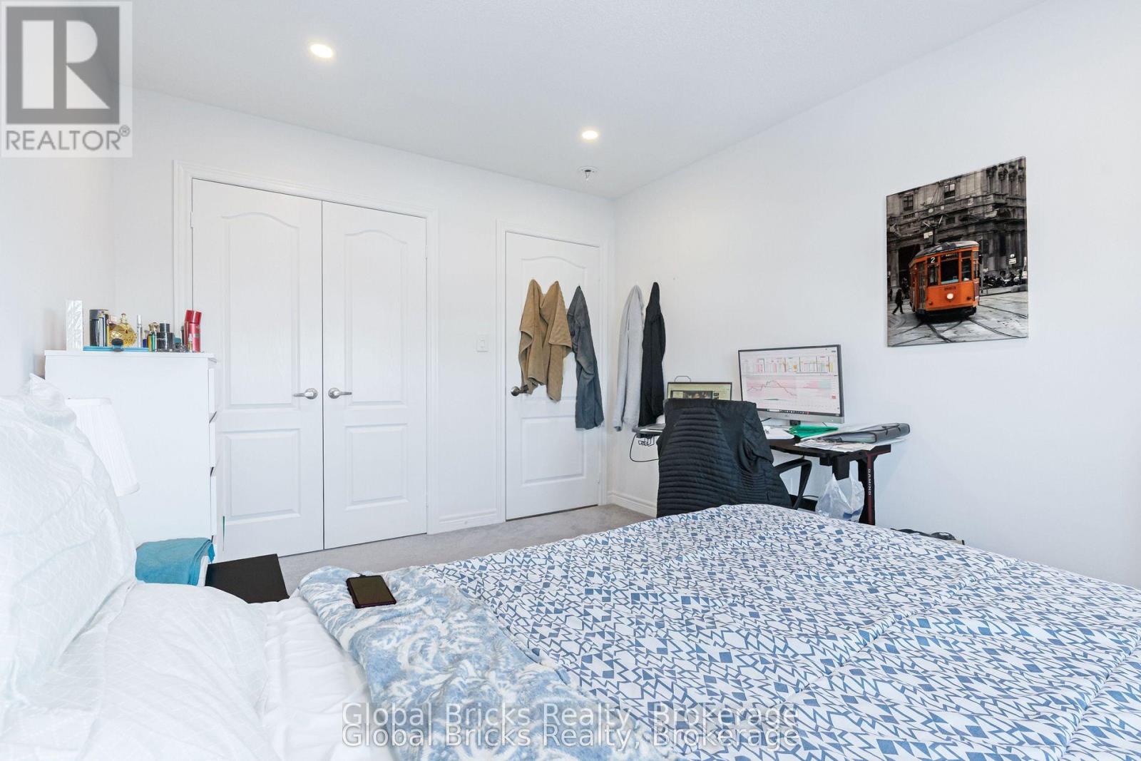 49 Burnhamthorpe Road East, Oakville, ON photo 35