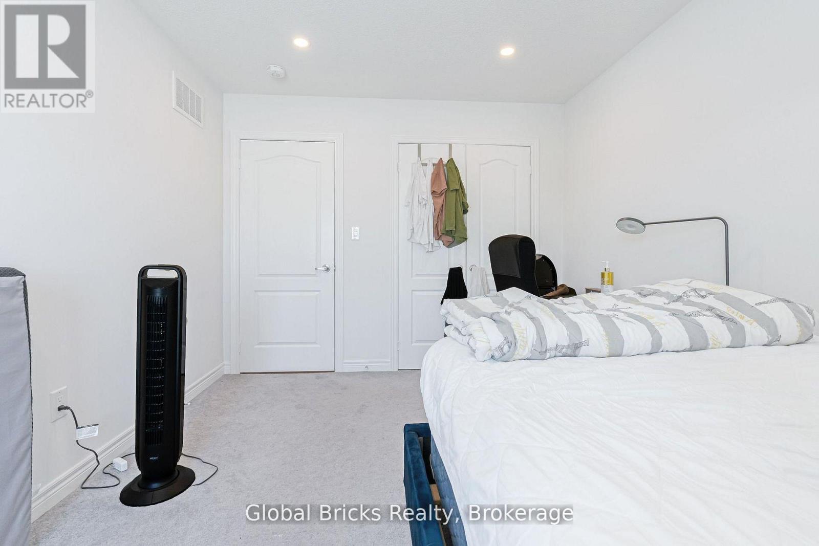 49 Burnhamthorpe Road East, Oakville, ON photo 38