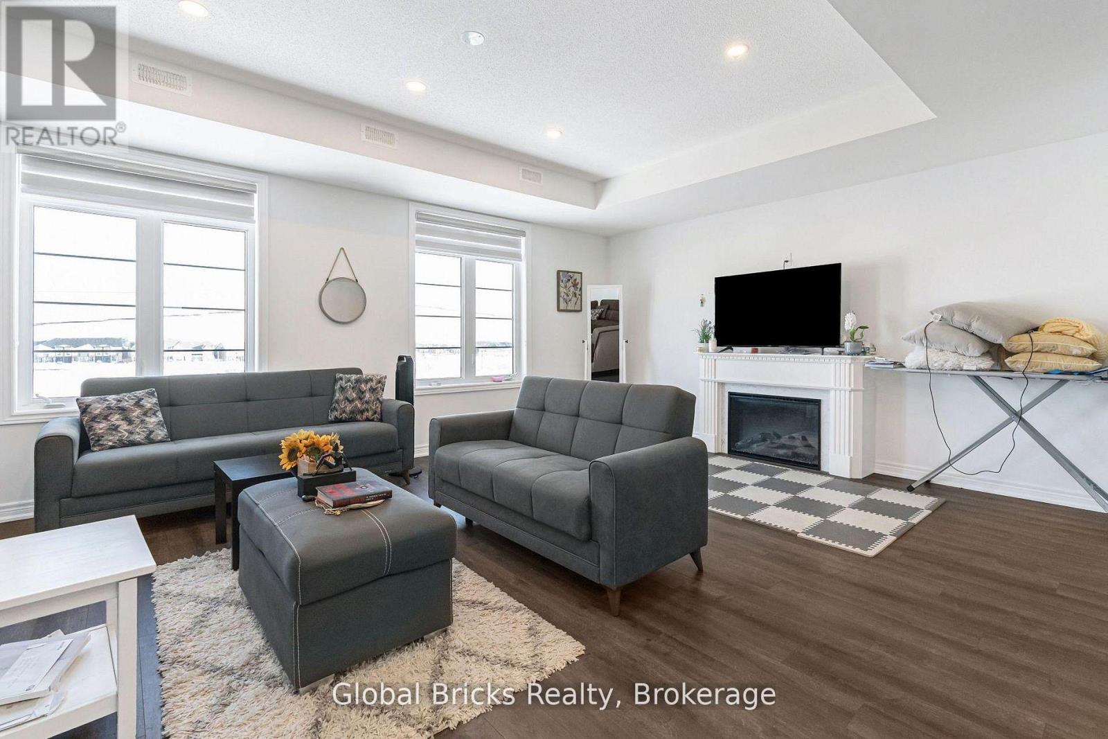 49 Burnhamthorpe Road East, Oakville, ON photo 47