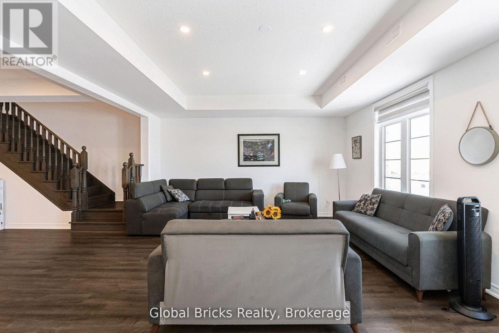 49 Burnhamthorpe Road East, Oakville, ON photo 48