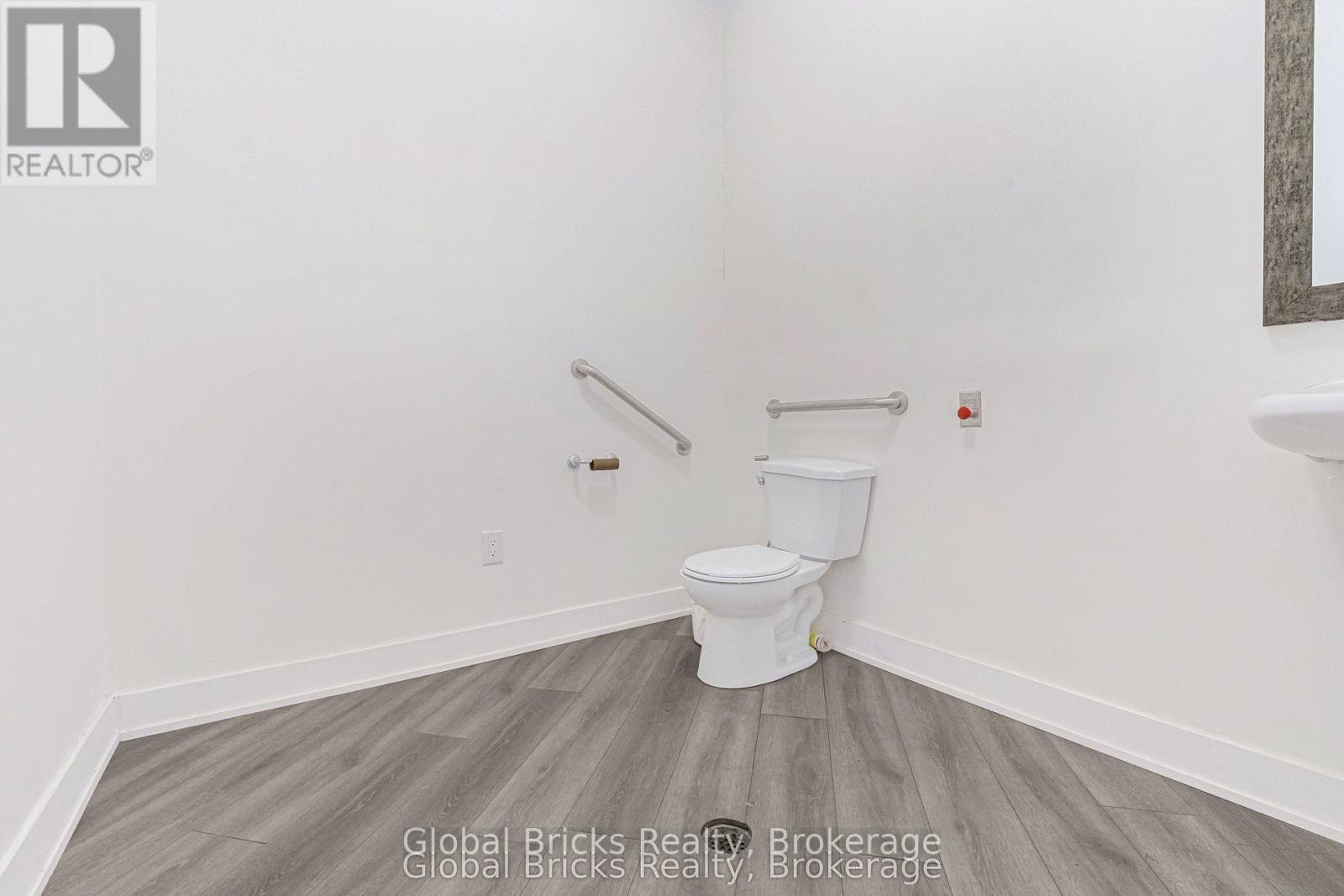 49 Burnhamthorpe Road East, Oakville, ON photo 9