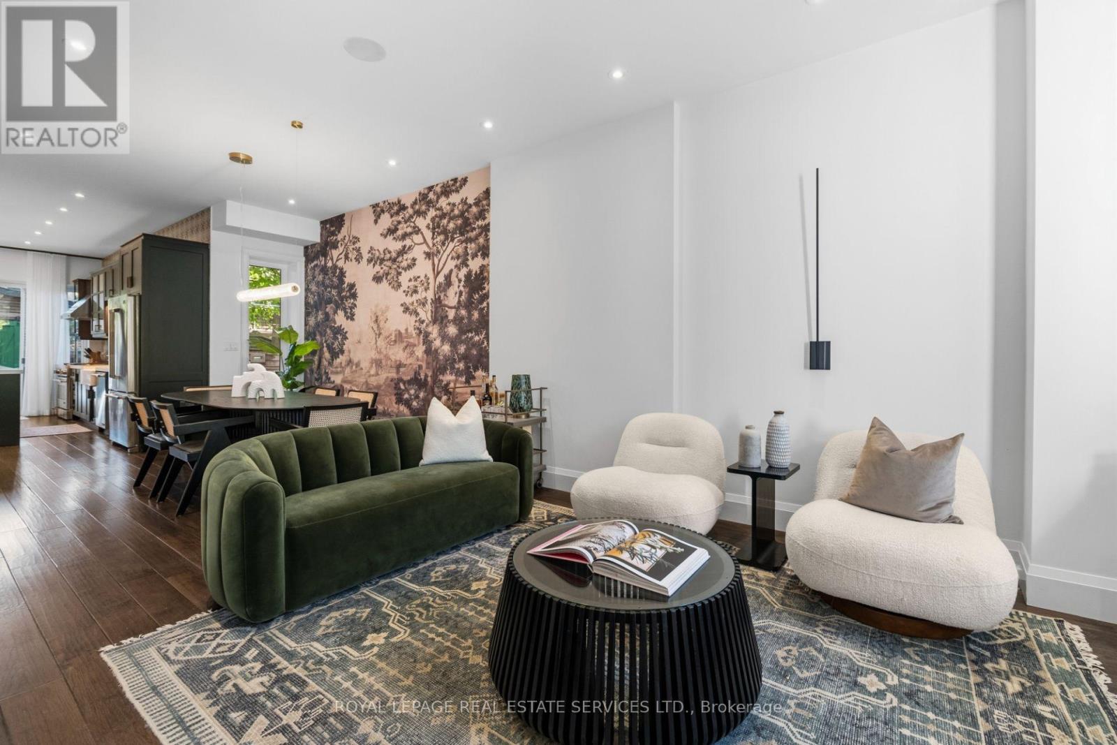 37 Fuller Avenue, Toronto, ON photo 3