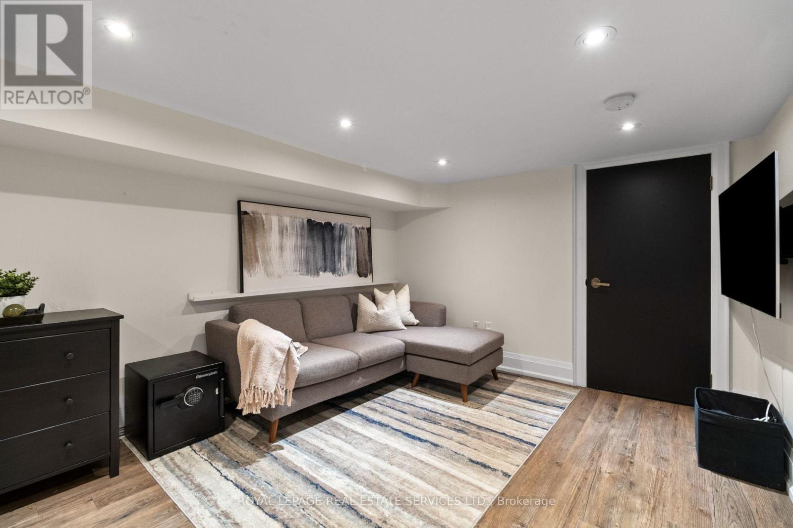 37 Fuller Avenue, Toronto, ON photo 36