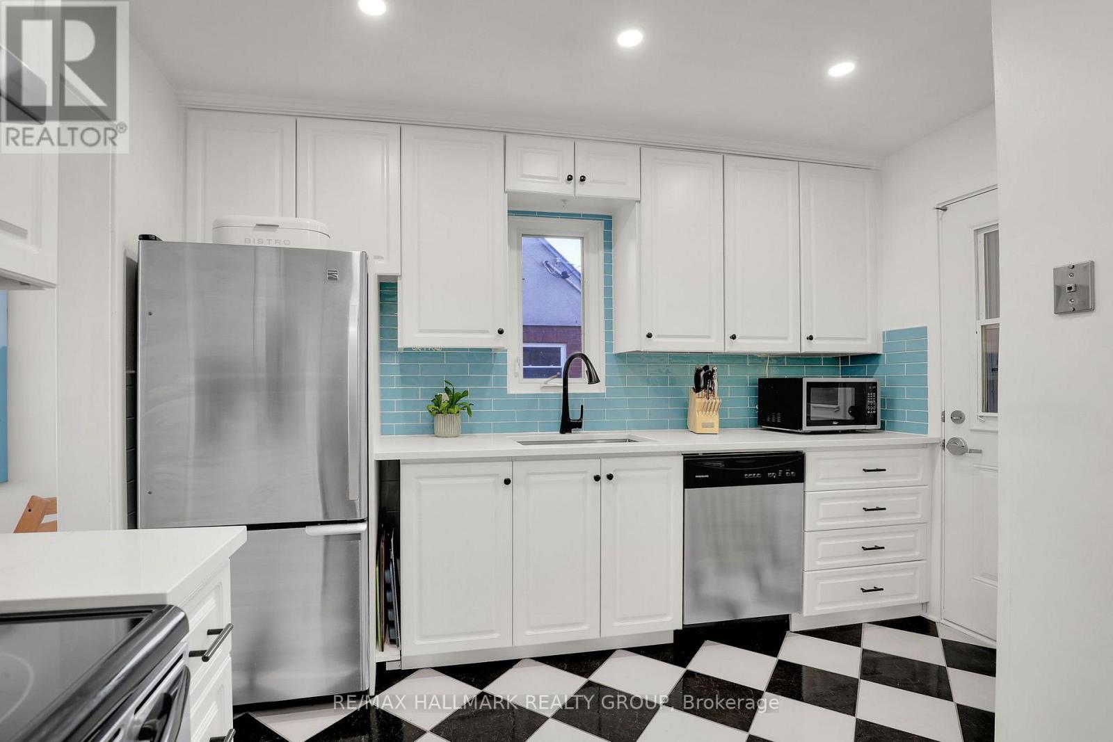 1340 LEASIDE AVENUE - 9