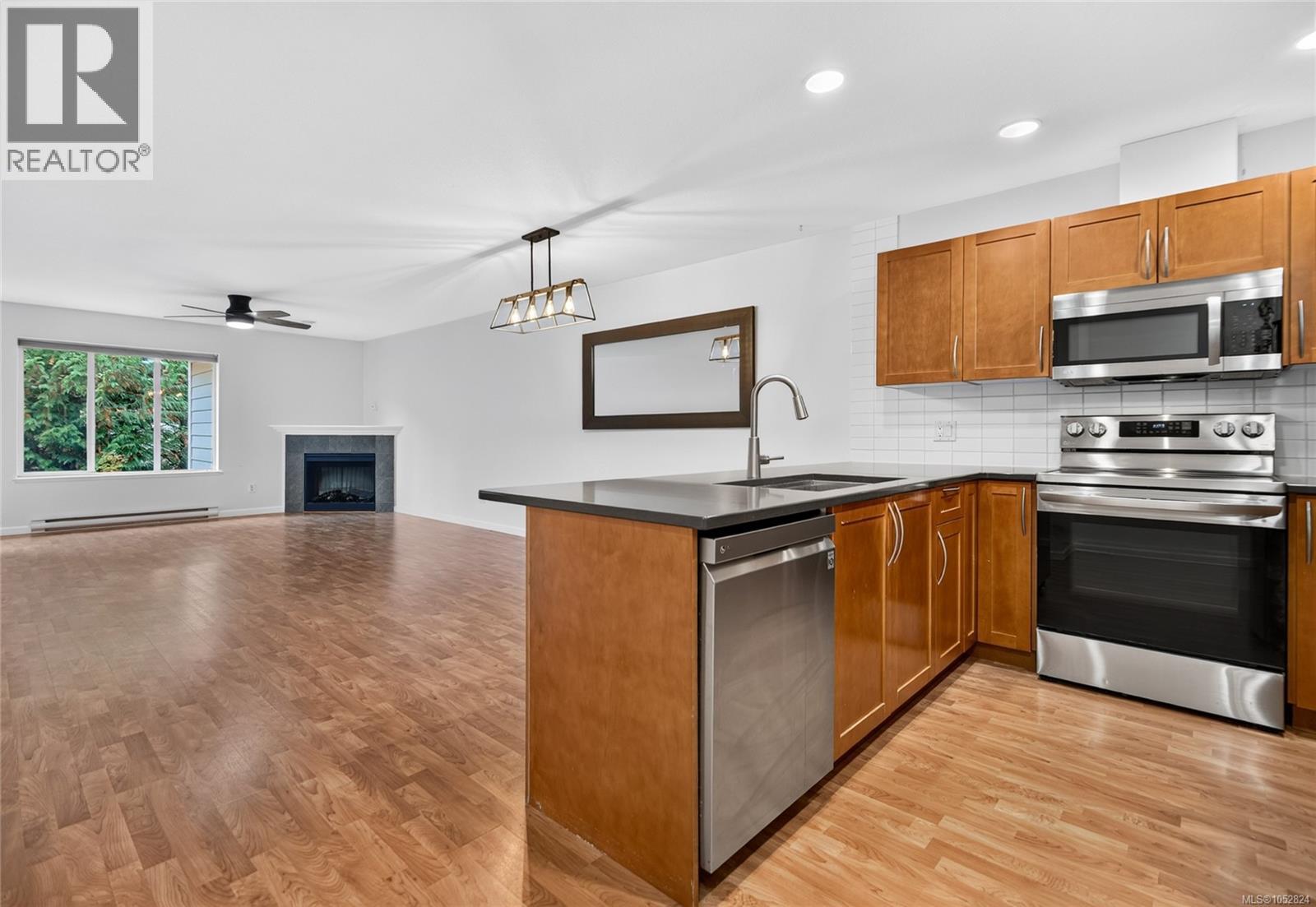 #9 2728 1st St - 17