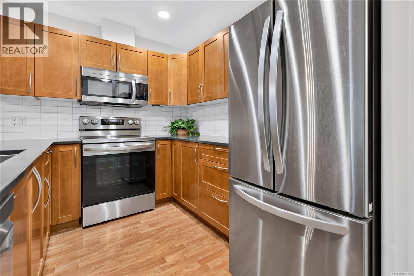 #9 2728 1st St - 21