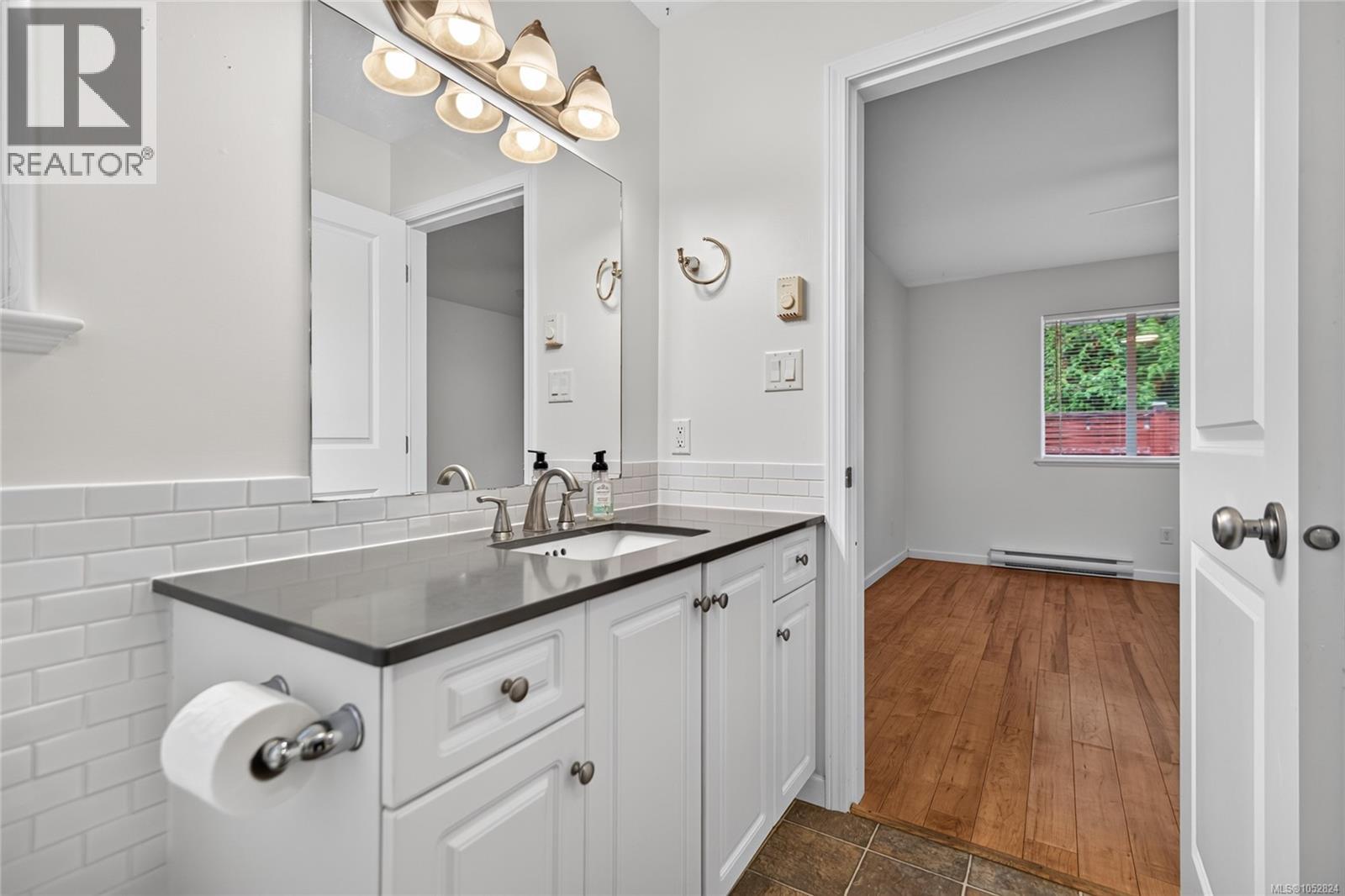 #9 2728 1st St - 29