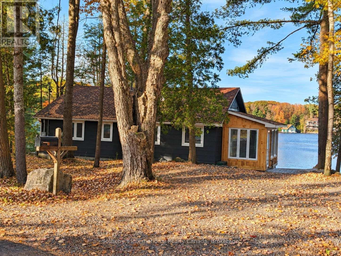 1063 Whiteside photo 3