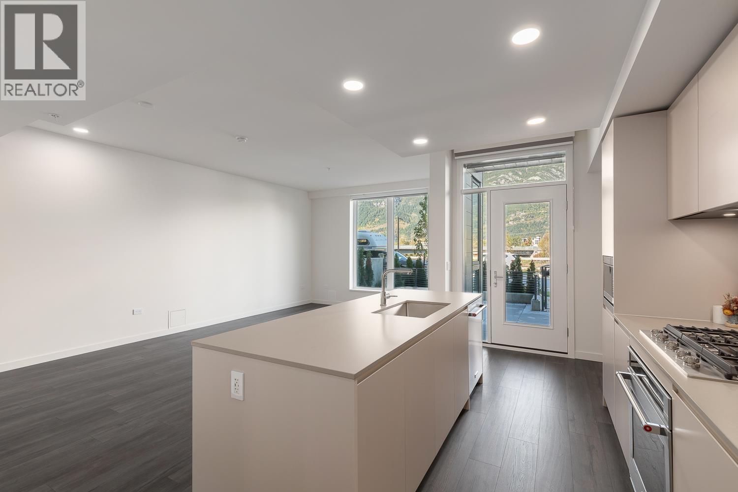Photo of 111 1502 SCOTT CRESCENT 8