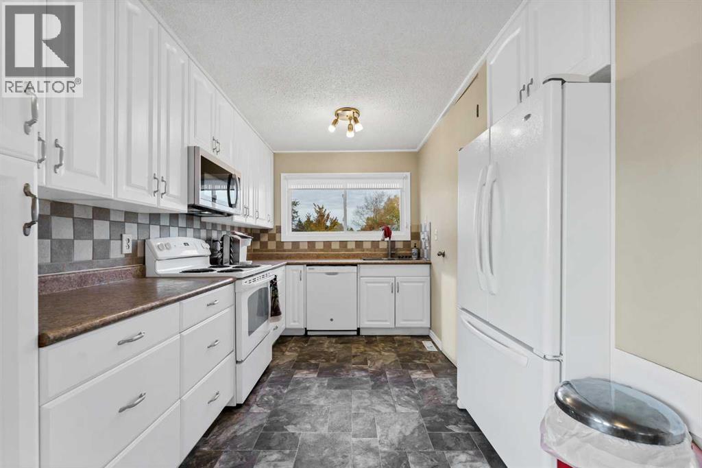 2158 7 Avenue NE, Medicine Hat — photo 12