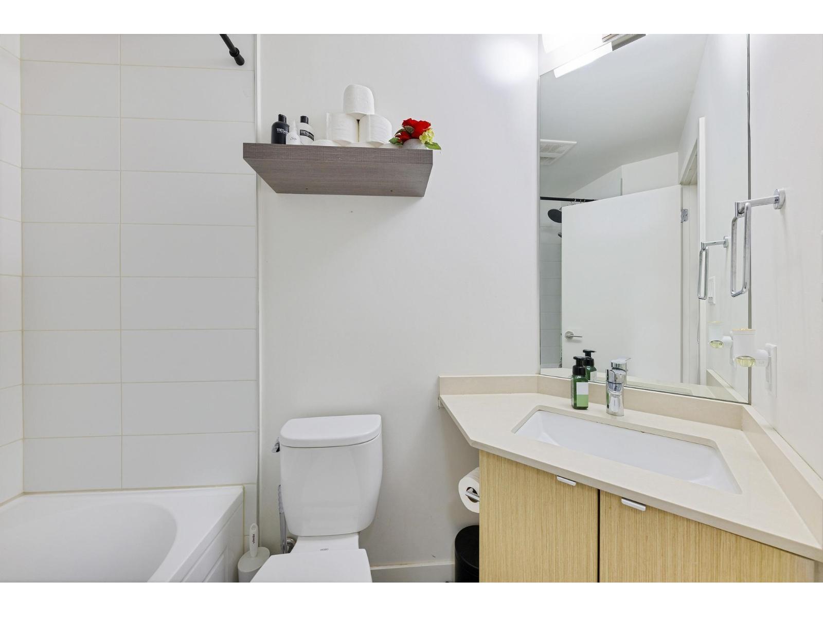 Photo of 108 6438 195A STREET 11