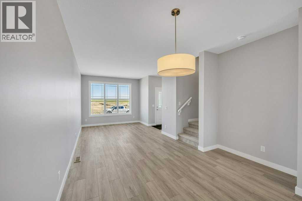 143 Amblefield Avenue NW photo 4