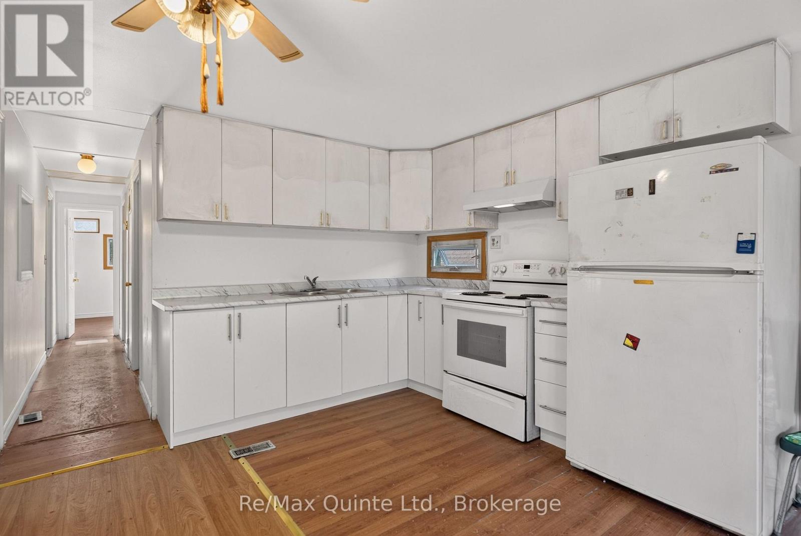 #9-63 Whites Road, Quinte West, ON photo 6