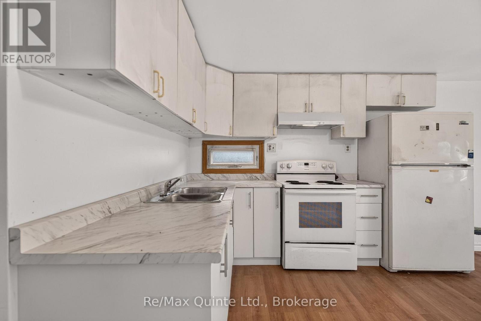 #9-63 Whites Road, Quinte West, ON photo 8