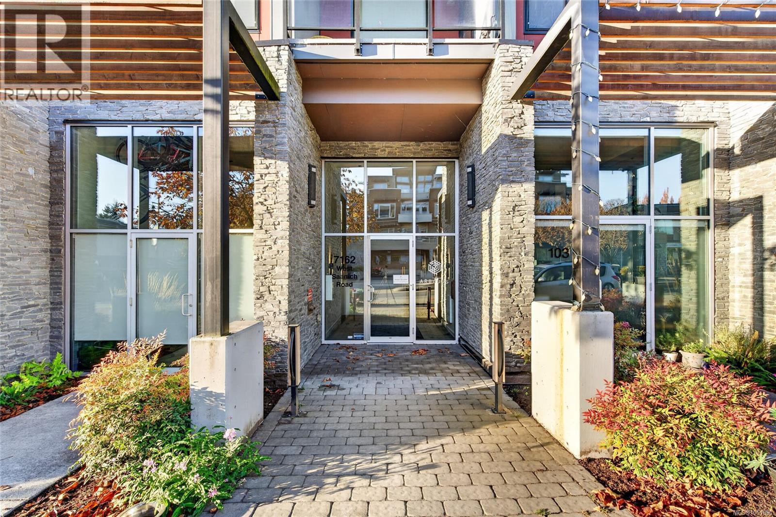 101 7162 West Saanich Road, Central Saanich