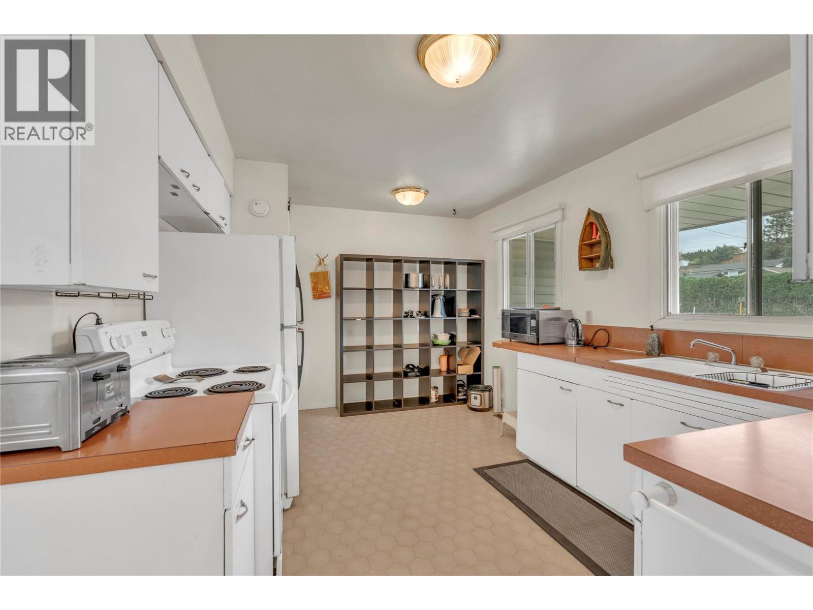 2625 South Main Street, Penticton