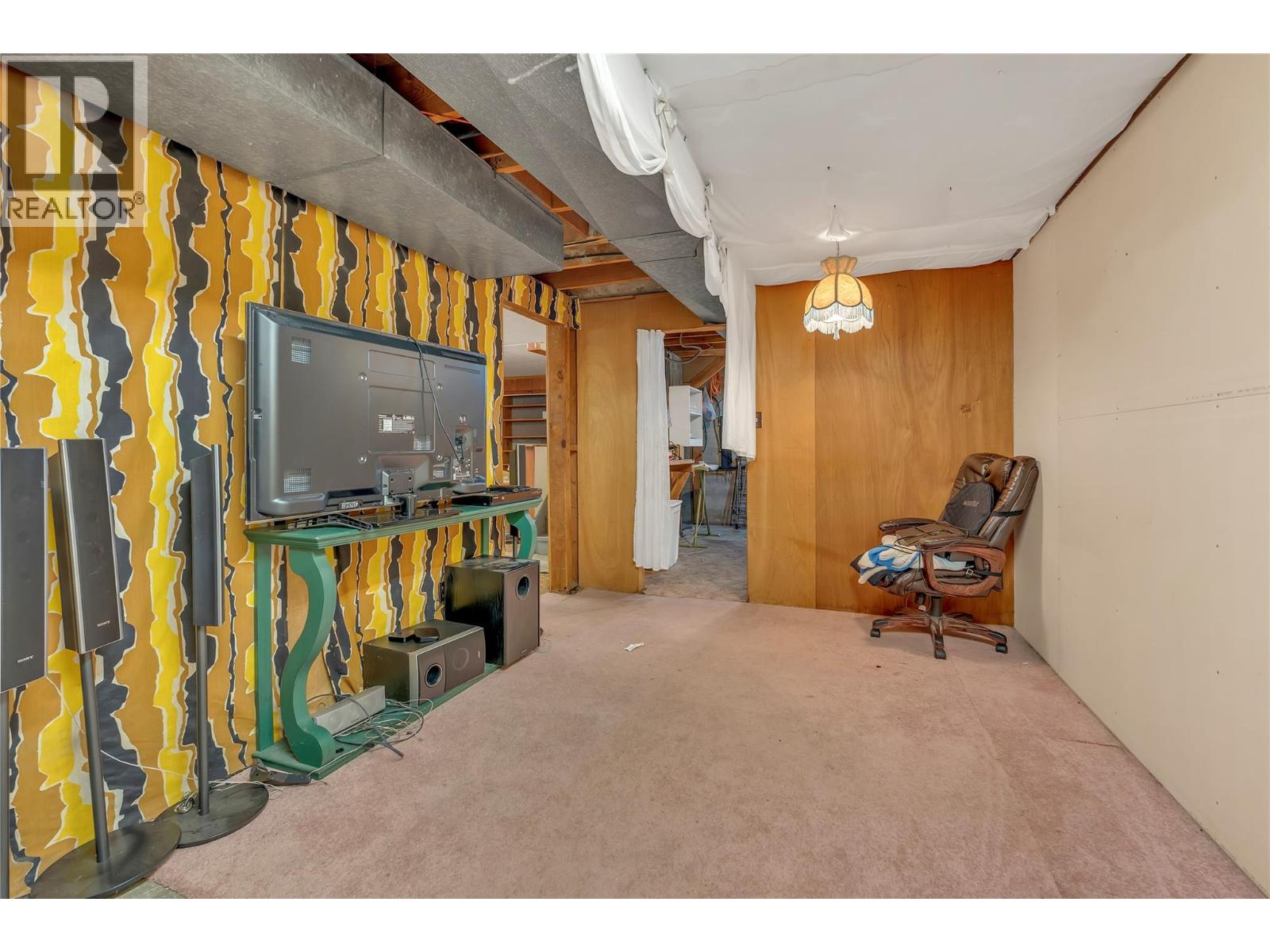 2625 South Main Street - 34
