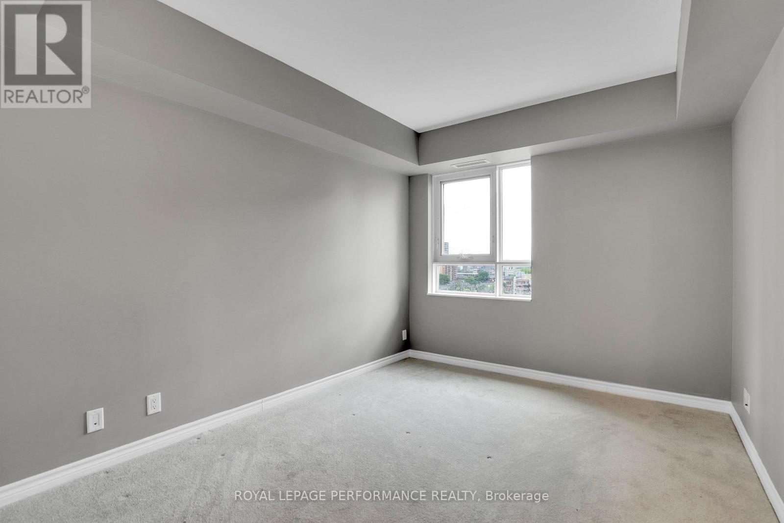 1402 - 445 Laurier Avenue W