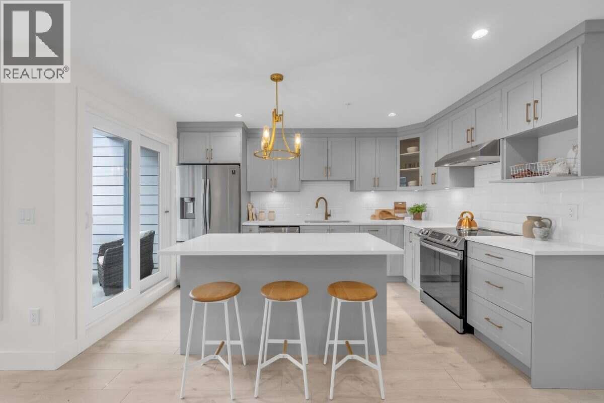 Photo of 3 1538 DORSET AVENUE 2