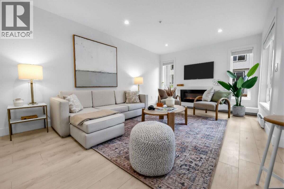 Photo of 3 1538 DORSET AVENUE 4