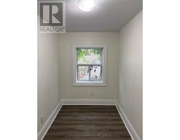 16 - 915 St Clair Avenue W, Toronto, ON M6C1C7 Photo 9