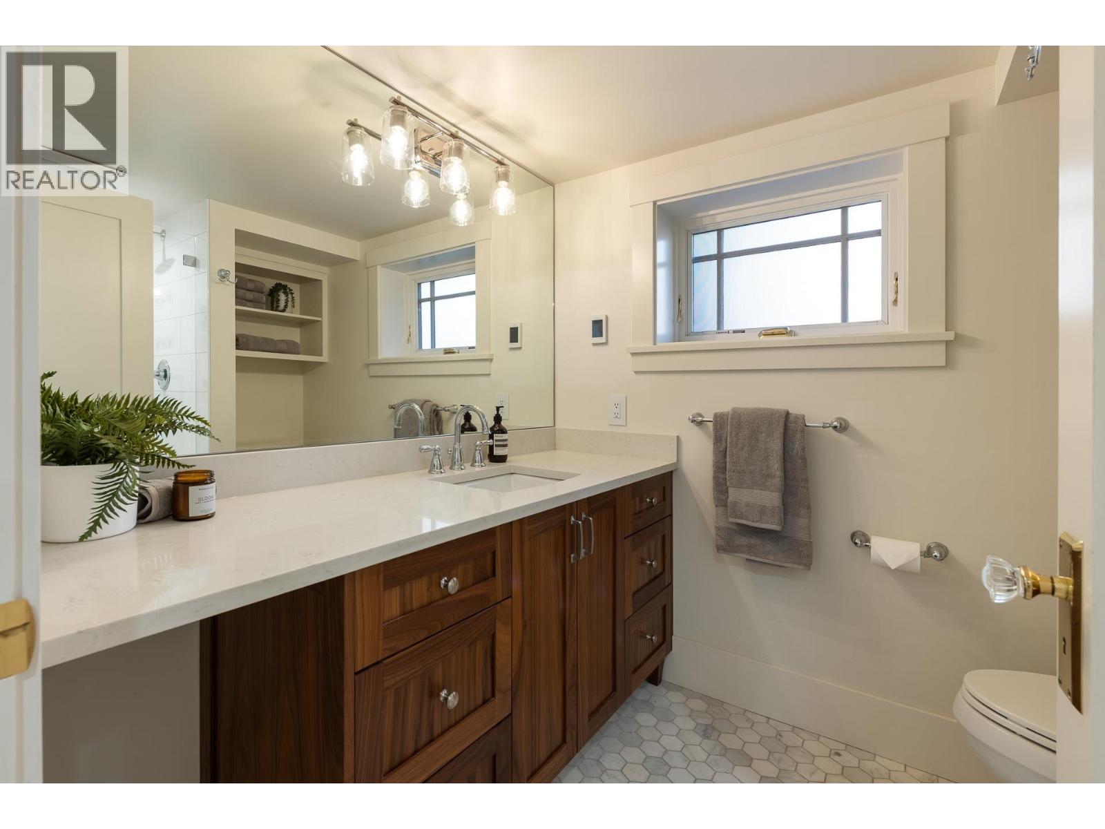 Photo of 309 NINTH STREET 25