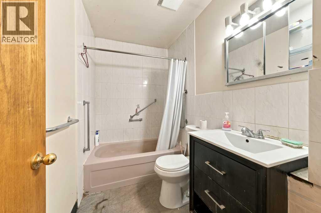 8528 Bowglen Road NW photo 15