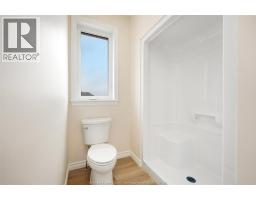 56 Redwood, Kingsville, ON N0R1B0 Photo 22