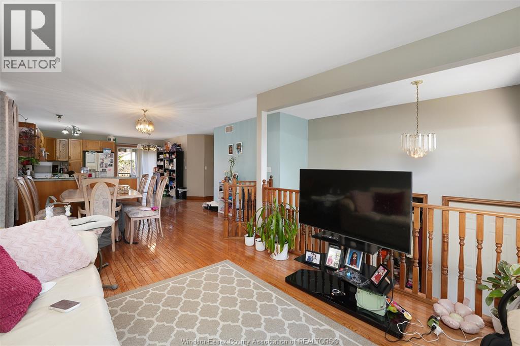 2314 ST CLAIR AVENUE, Windsor — photo 9