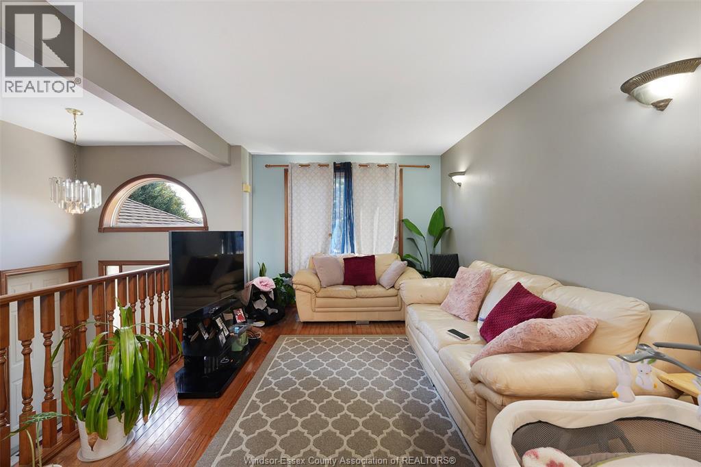 2314 ST CLAIR AVENUE, Windsor — photo 8