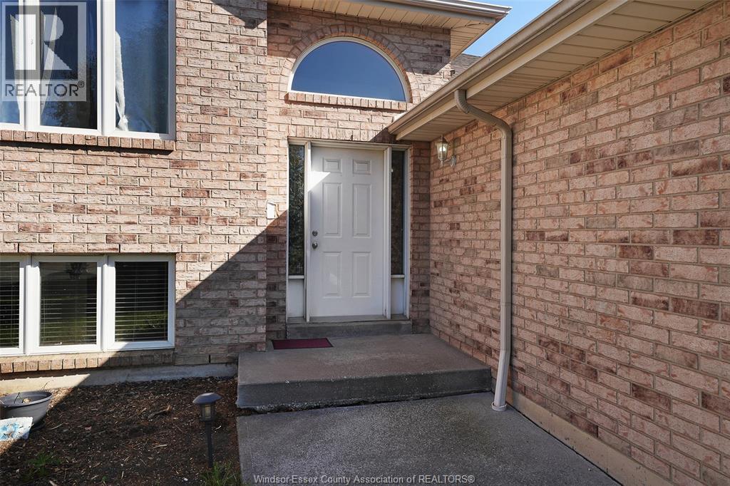 2314 ST CLAIR AVENUE, Windsor — photo 5