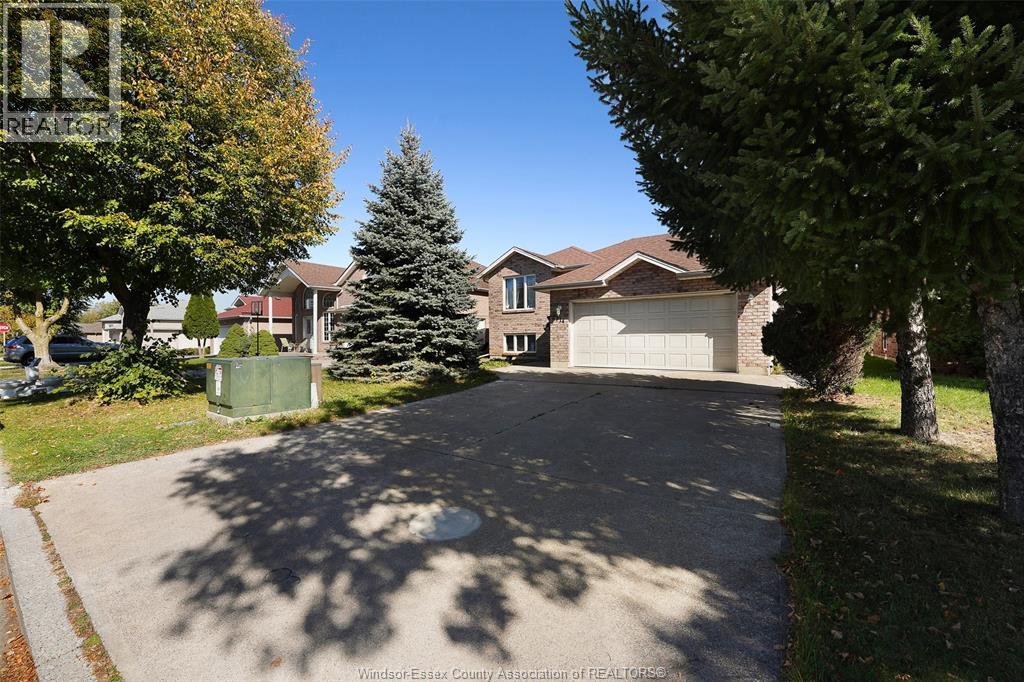 2314 ST CLAIR AVENUE, Windsor — photo 4