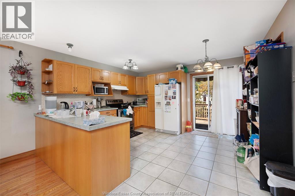 2314 ST CLAIR AVENUE, Windsor — photo 12