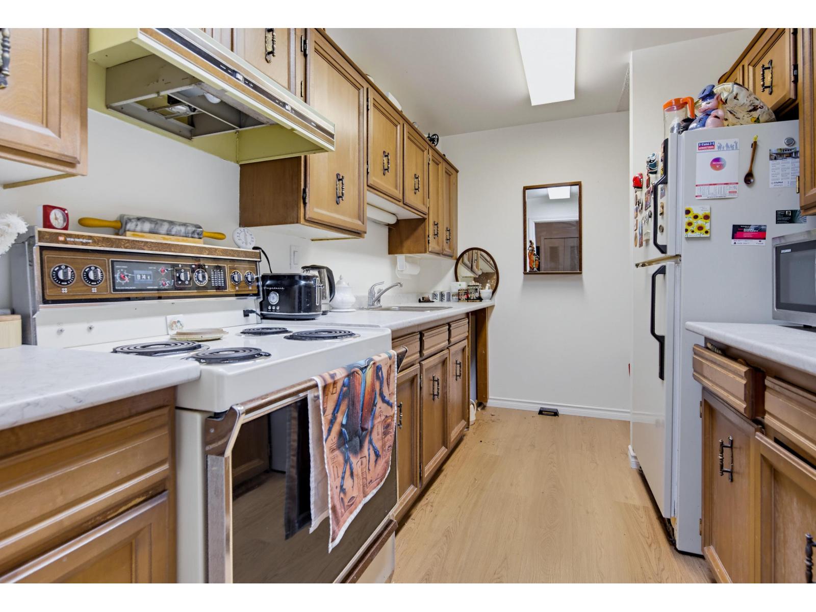 Photo of 313 1437 FOSTER STREET 14