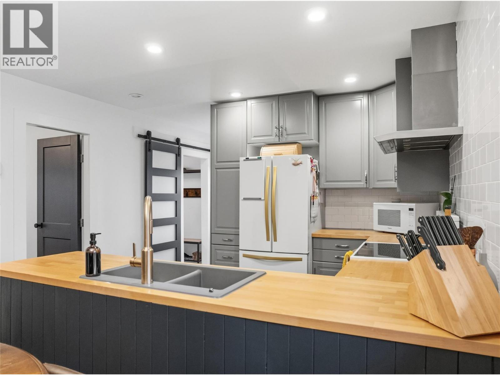 1537 115 Avenue, Dawson Creek - Image 1