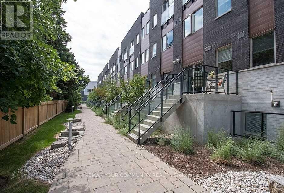 TH08- 780 Sheppard Avenue East, Toronto, ON photo 16