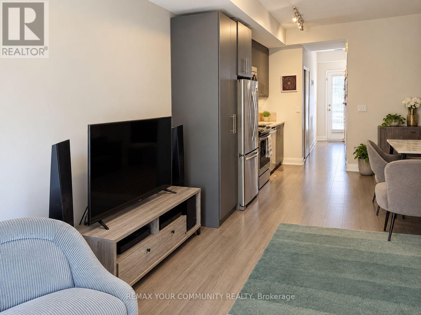TH08- 780 Sheppard Avenue East, Toronto, ON photo 4