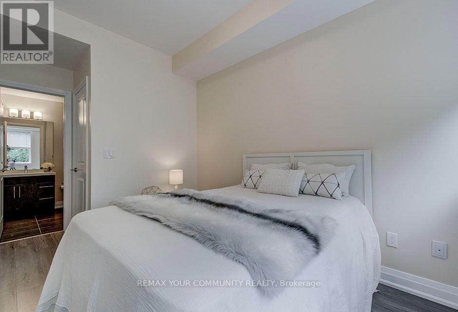TH08- 780 Sheppard Avenue East, Toronto, ON photo 8
