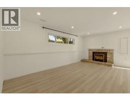 2007 Floralynn Crescent, North Vancouver, BC V7J2W1 Photo 20
