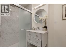 2007 Floralynn Crescent, North Vancouver, BC V7J2W1 Photo 16