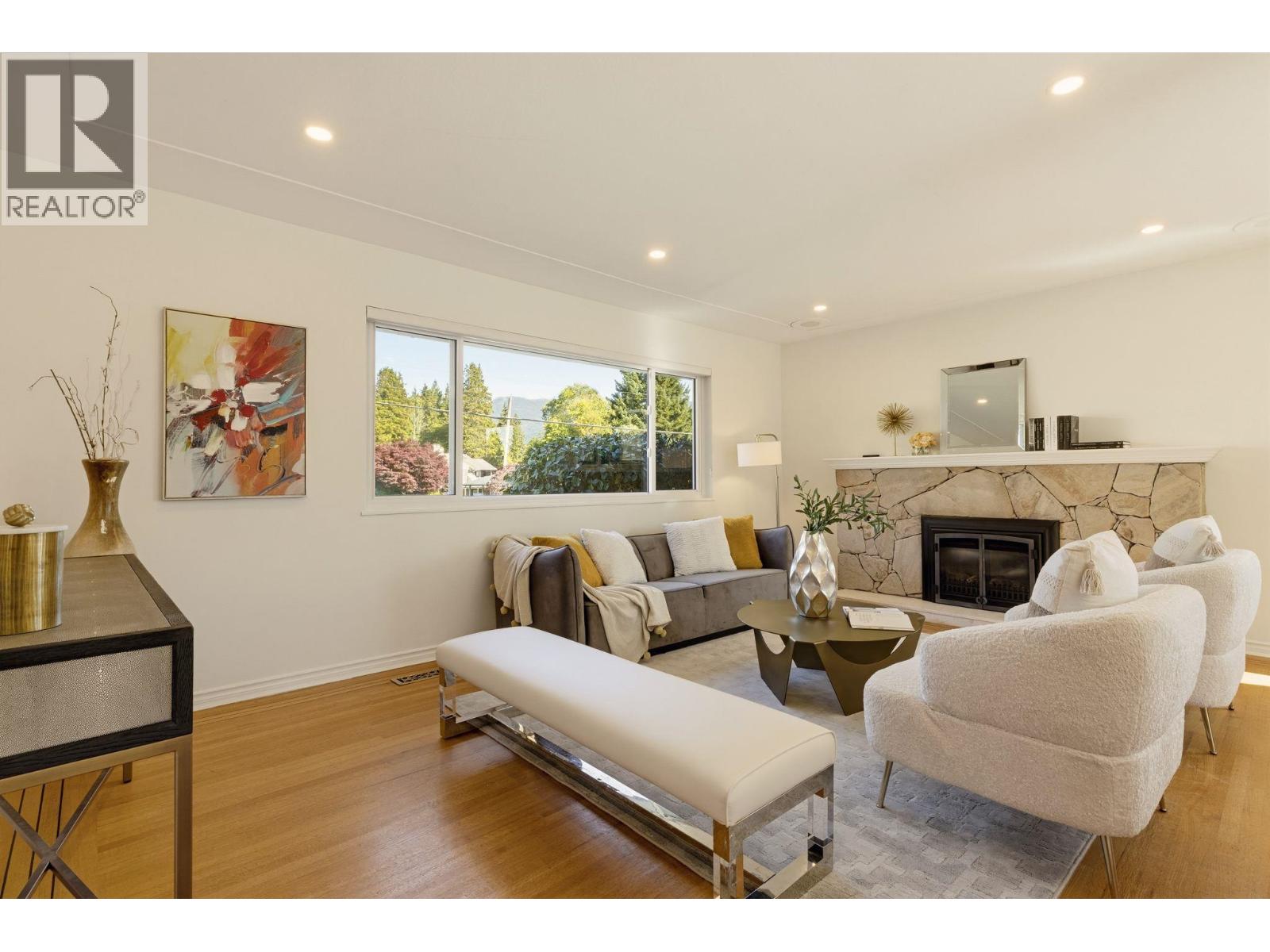 Photo of 2007 FLORALYNN CRESCENT 2