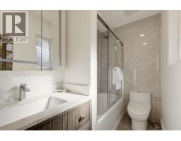 2007 Floralynn Crescent, North Vancouver, BC V7J2W1 Photo 15