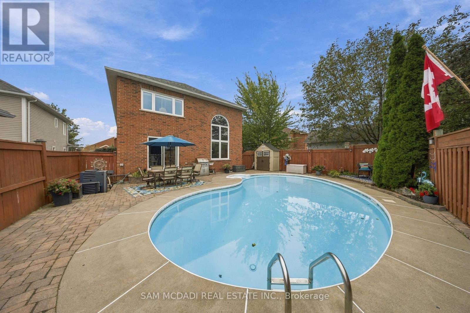 135 Watford Street, Whitby, ON photo 10