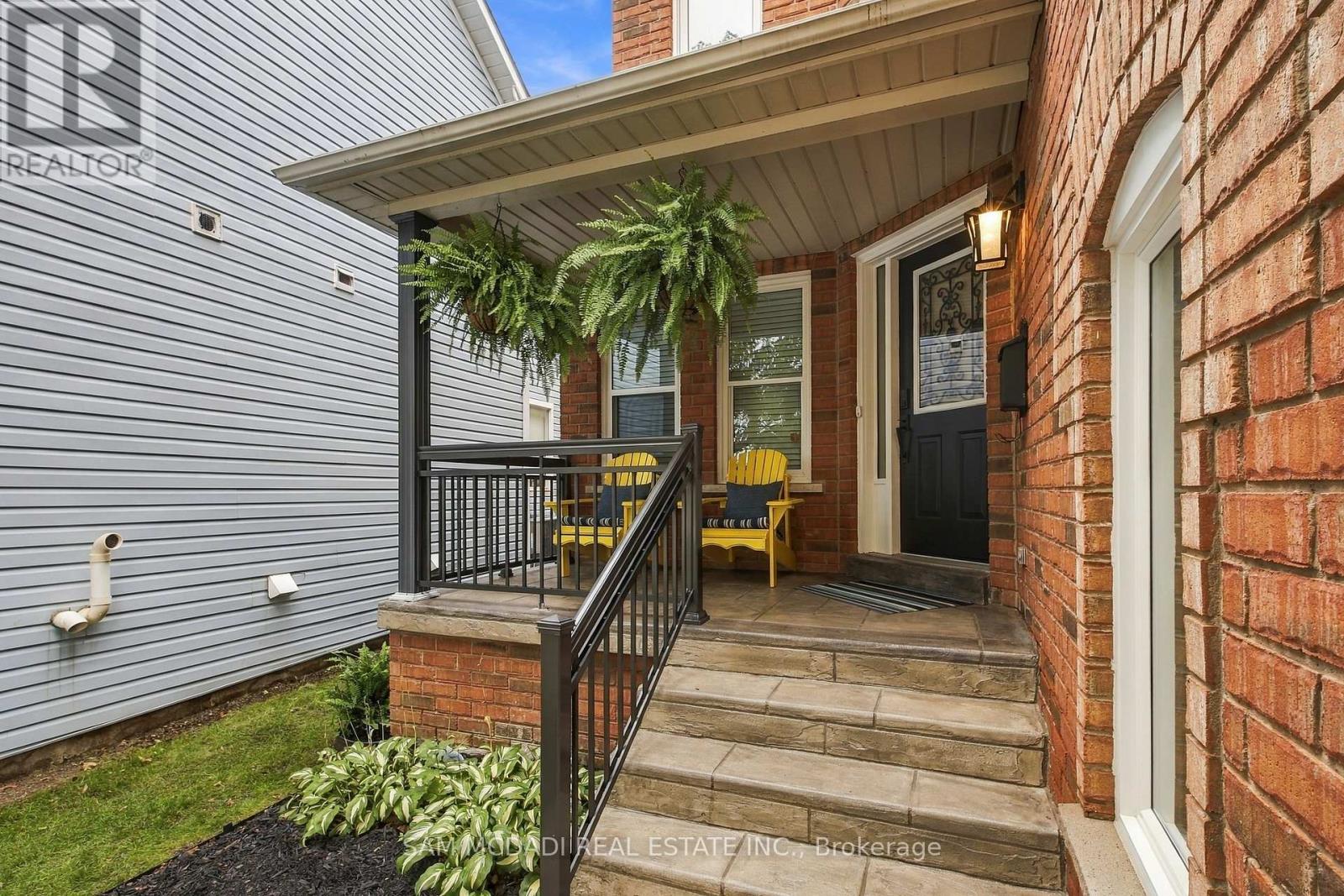 135 Watford Street, Whitby, ON photo 3
