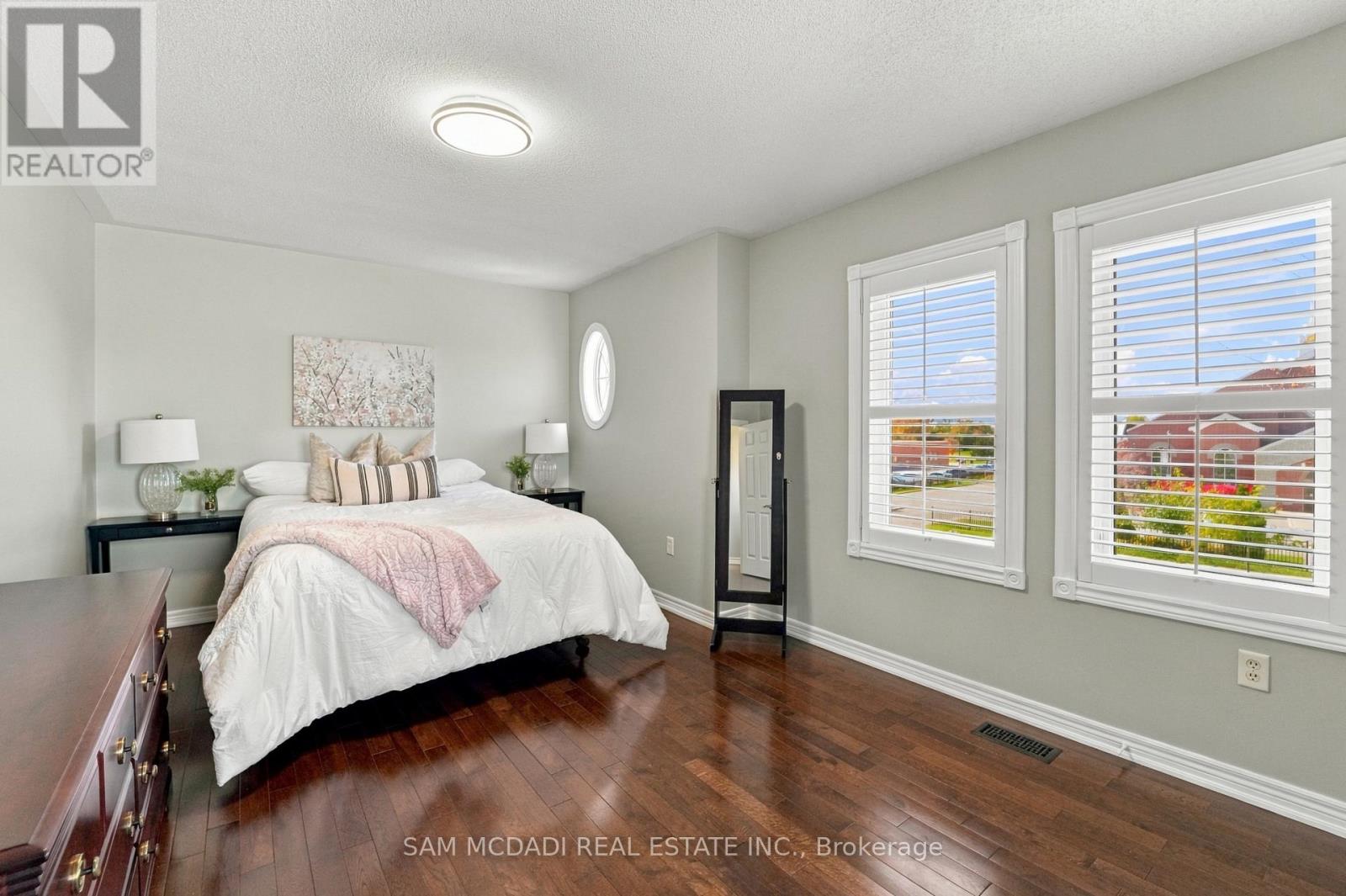 135 Watford Street, Whitby, ON photo 38