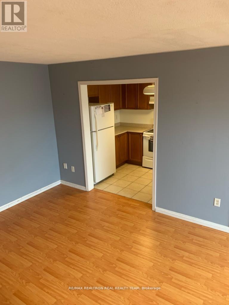 8892 Sheppard Unit Unit A photo 4